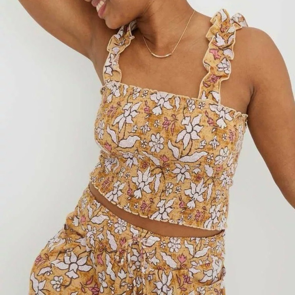 Aerie Yellow Floral Printed Jungle Thrills Smocked Cropped Tank Top Size XS